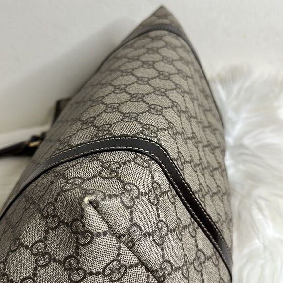 💯Authentic Gucci Tote Magnetic Closure 🍀 - Picture 4 of 17